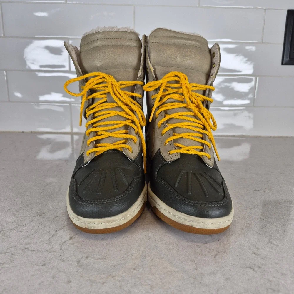 Nike Dunk Sky Hi Sneakerboot 2.0 Hidden Wedge Tan Gum Women's 8 616715-200